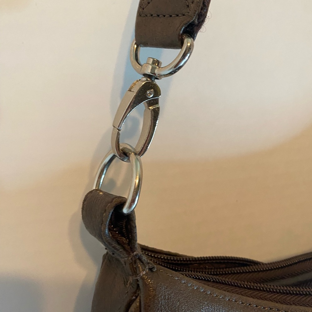 GUN TOTE’N MAMA PURSE LIKE NEW - Picture 8 of 8